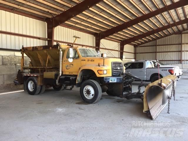 Ford F800 Snow blades and plows