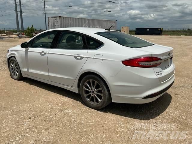 Ford Fusion SE Cars