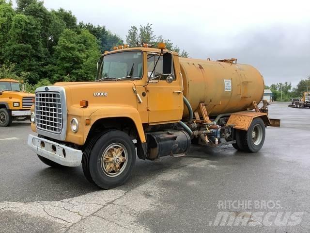 Ford L8000 Water tankers