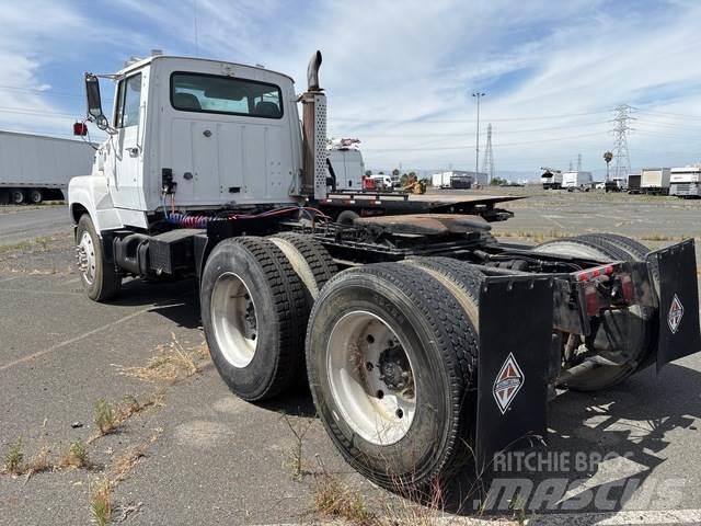Ford L9000 Tractor Units