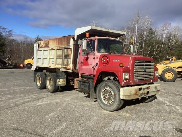 Ford L9000 Water tankers