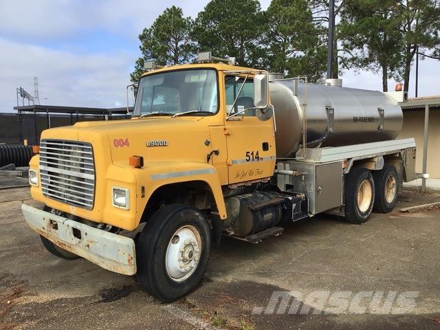 Ford L9000 Water tankers
