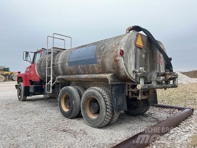 Ford LT9000 Water tankers