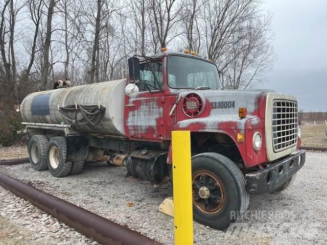 Ford LT9000 Water tankers