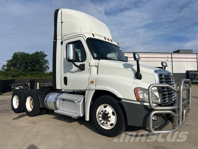 Freightliner  Tractor Units