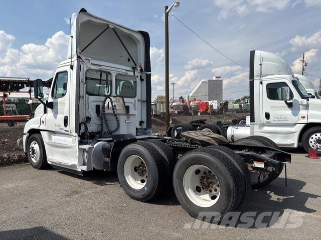 Freightliner  Tractor Units