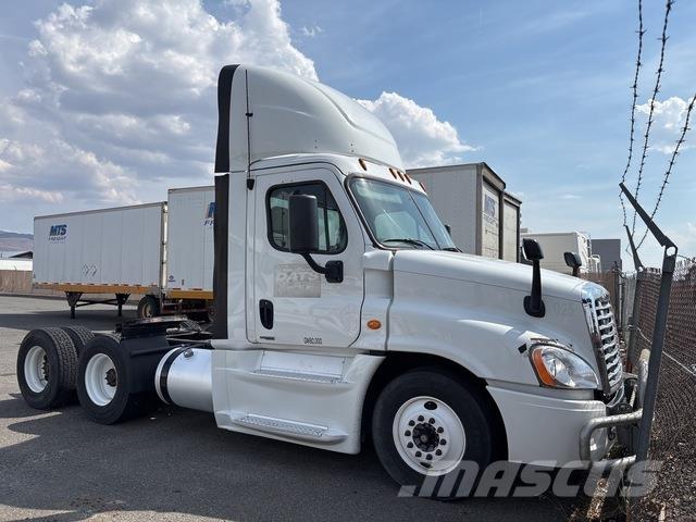 Freightliner  Tractor Units