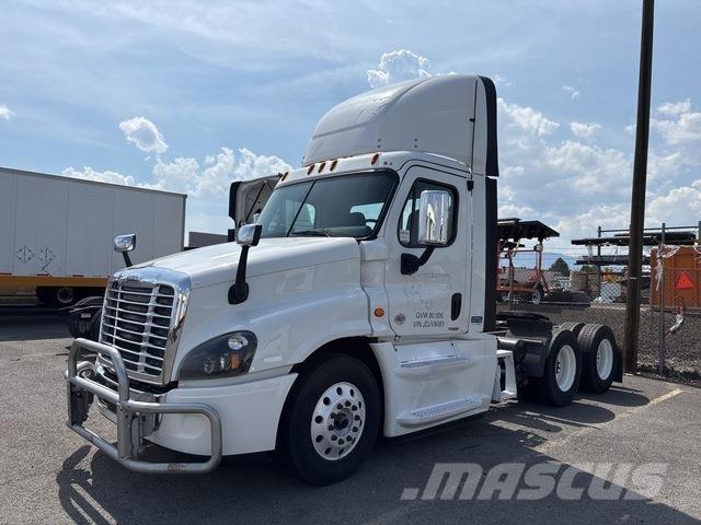 Freightliner  Tractor Units