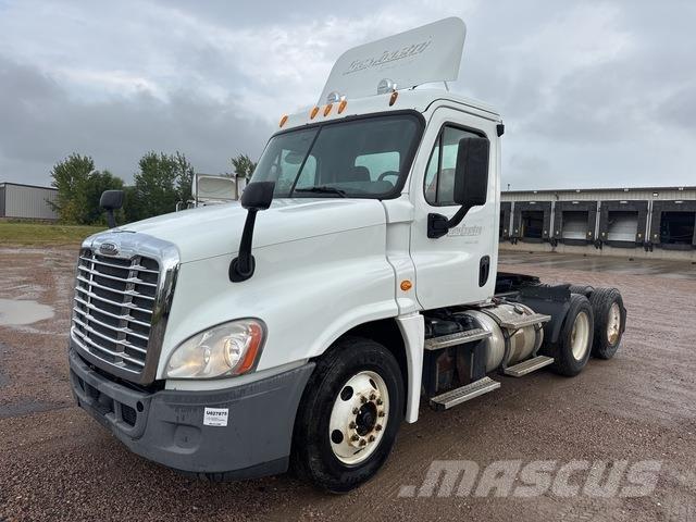 Freightliner  Tractor Units