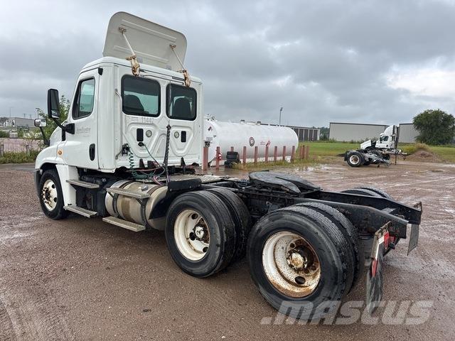 Freightliner  Tractor Units