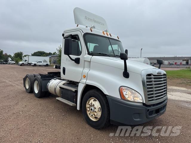 Freightliner  Tractor Units