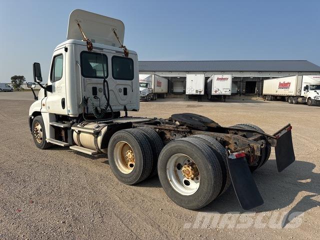 Freightliner  Tractor Units