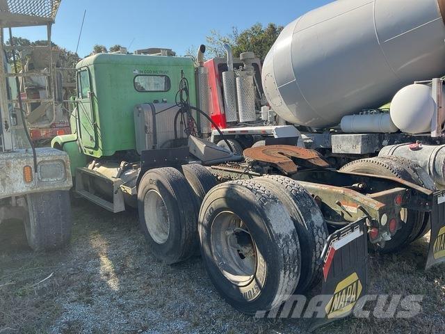 Freightliner  Tractor Units