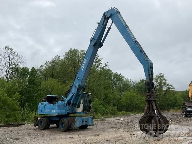 Fuchs MHL350 Waste / industry handlers