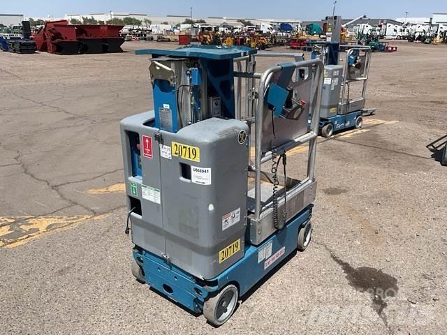 Genie GR-12 Vertical mast lifts