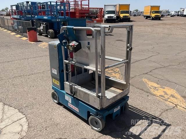 Genie GR-12 Vertical mast lifts