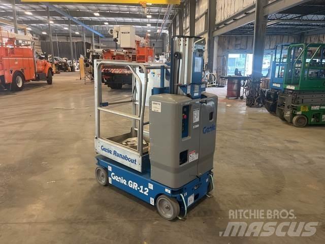 Genie GR-12 Vertical mast lifts