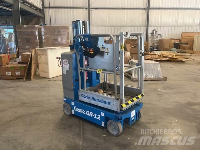 Genie GR-12 Vertical mast lifts
