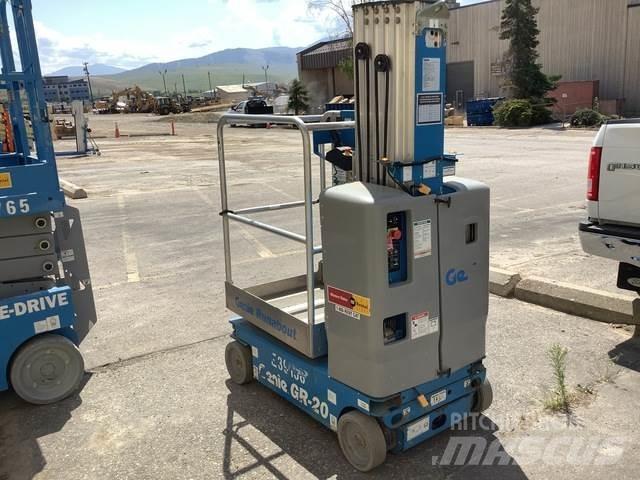 Genie GR-20 Vertical mast lifts