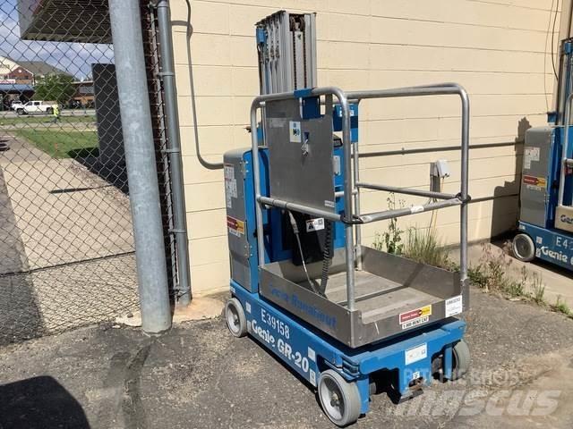 Genie GR-20 Vertical mast lifts