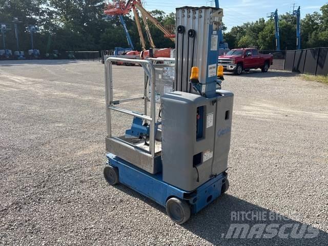 Genie GR-20 Vertical mast lifts