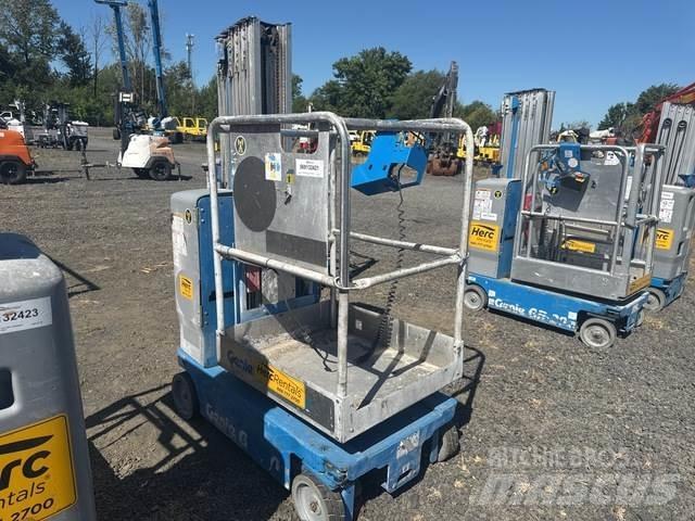 Genie GR-20 Vertical mast lifts