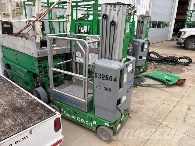 Genie GR-20 Vertical mast lifts