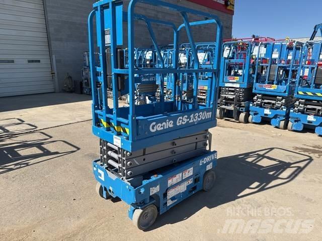 Genie GS-1330M Scissor lifts