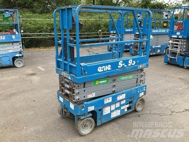 Genie GS-1930 Scissor lifts