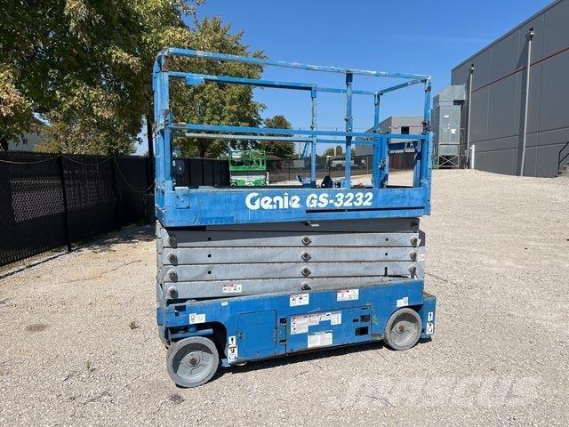 Genie GS-3232 Scissor lifts