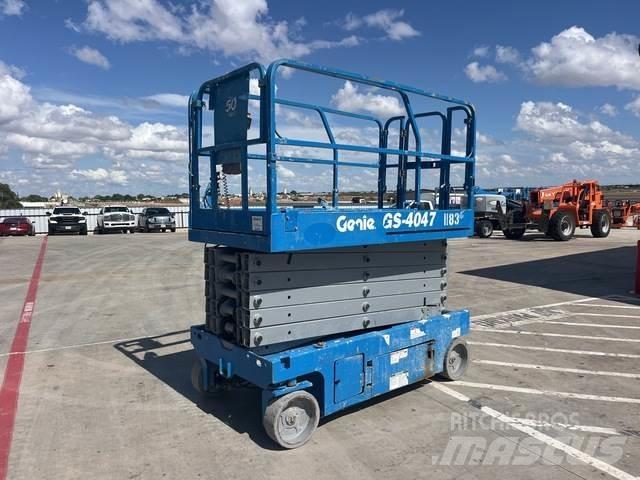 Genie GS-4047 Scissor lifts