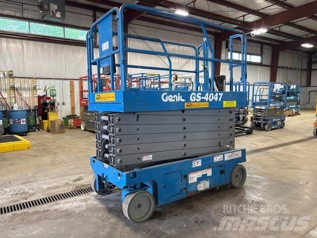 Genie GS-4047 Scissor lifts