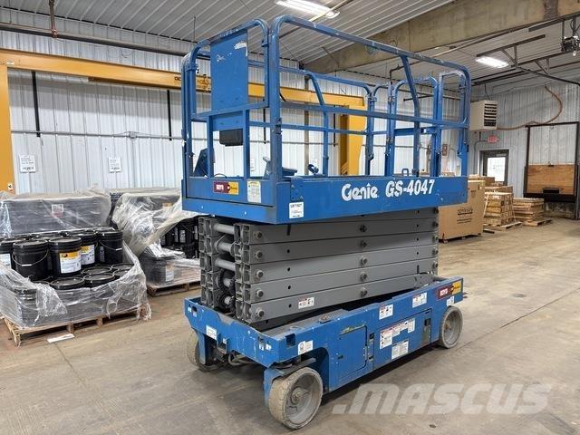 Genie GS-4047 Scissor lifts