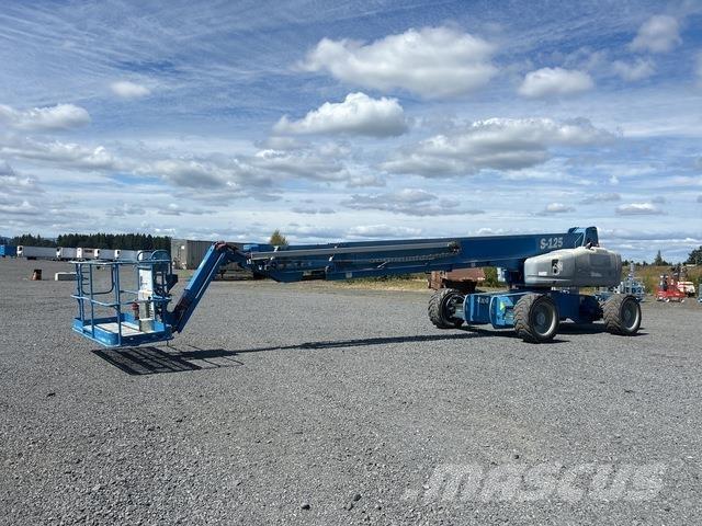 Genie S-125 Telescopic boom lifts