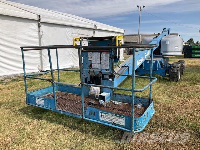 Genie S-40 Telescopic boom lifts