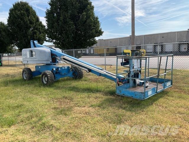 Genie S-40 Telescopic boom lifts