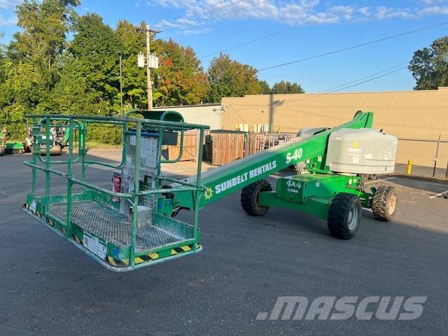 Genie S-40 Telescopic boom lifts