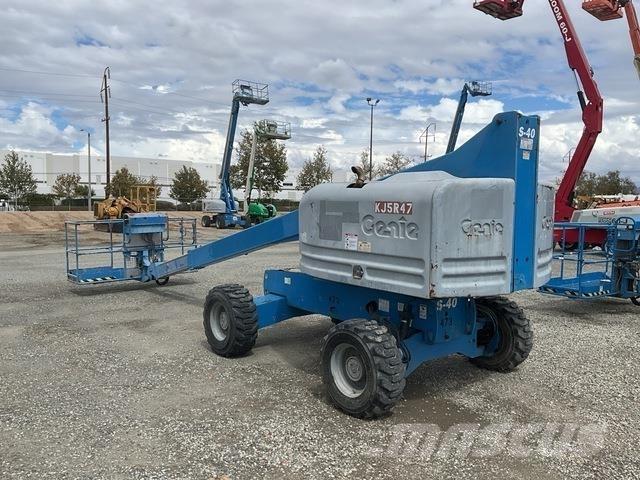 Genie S-40 Telescopic boom lifts