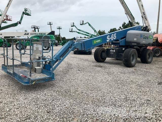 Genie S-65 Telescopic boom lifts