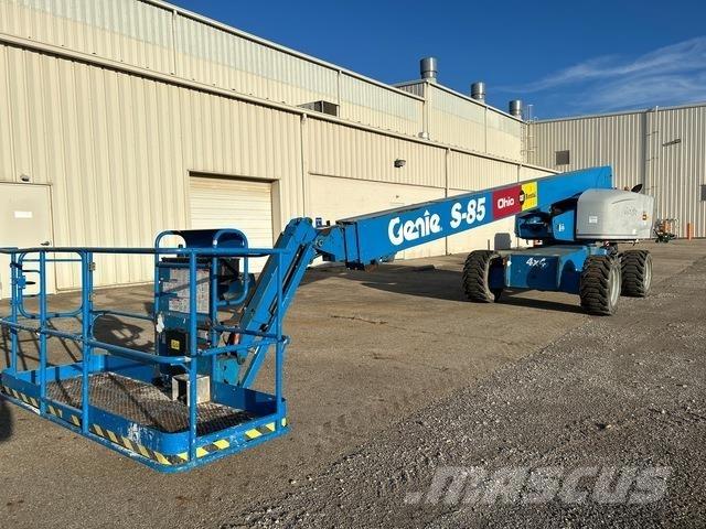 Genie S-85 Telescopic boom lifts