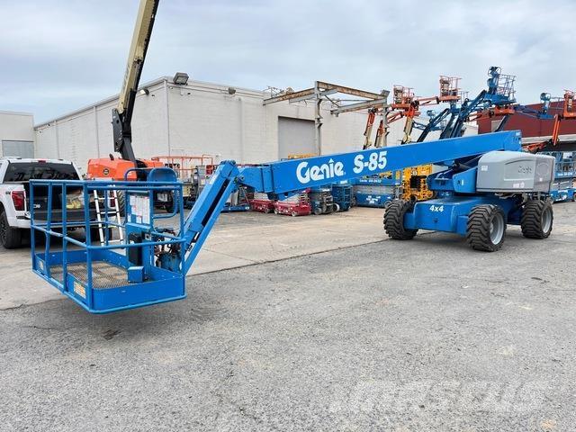 Genie S-85 Telescopic boom lifts
