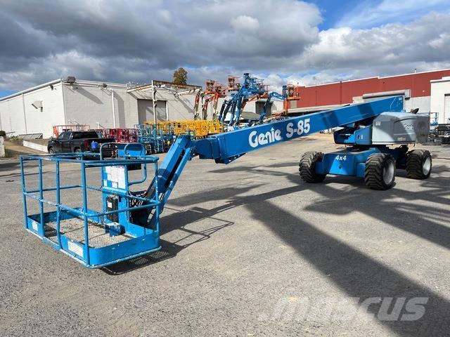 Genie S-85 Telescopic boom lifts