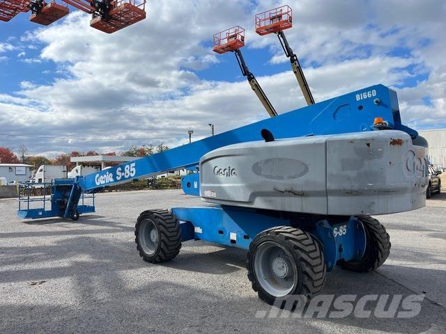 Genie S-85 Telescopic boom lifts