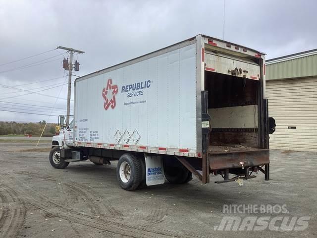 GMC C7H042 Box body trucks