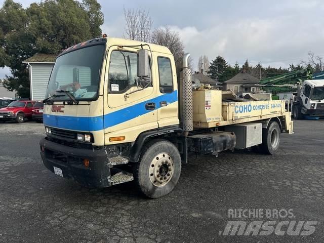 GMC T7500 Concrete pump trucks