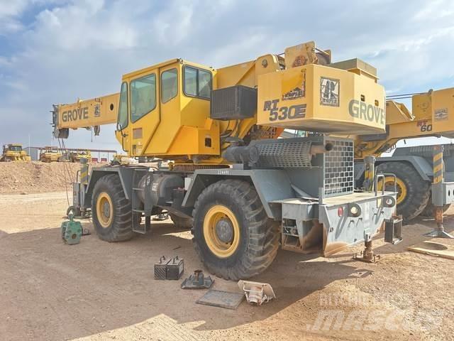 Grove RT530E Rough terrain cranes