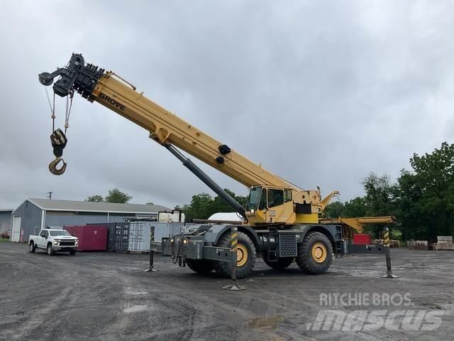 Grove RT890E Rough terrain cranes