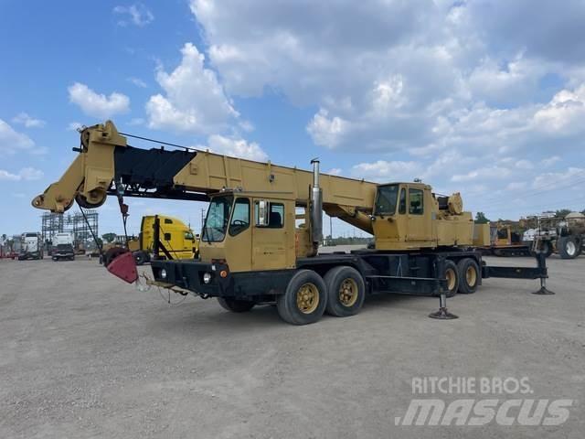 Grove TMS-300B Tracked cranes