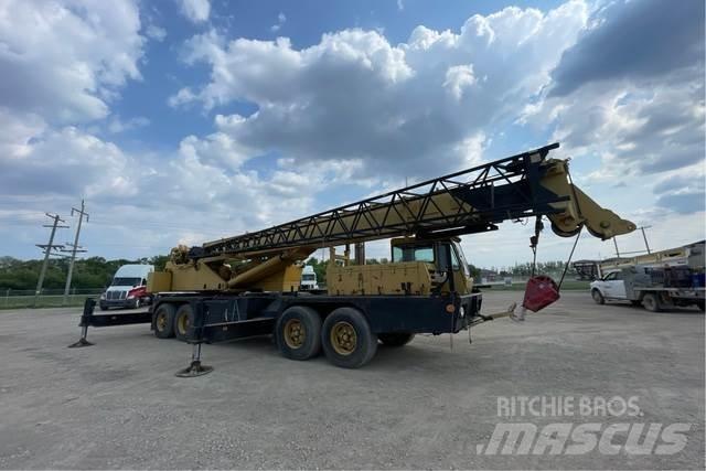 Grove TMS-300B Tracked cranes