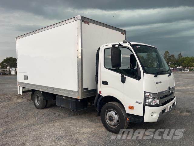 Hino 921 Box body trucks